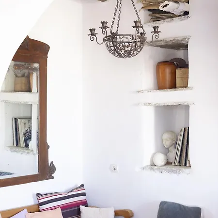 Daphnisthe Artist's House بيت للعطل *