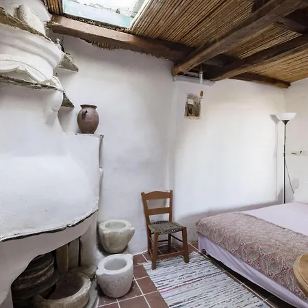 בית נופש Daphnisthe Artist's House Mamádhos