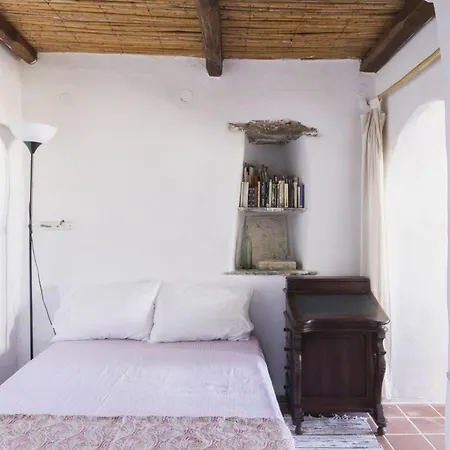 Daphnisthe Artist's House * Mamádhos