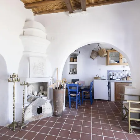 Daphnisthe Artist's House * Mamádhos