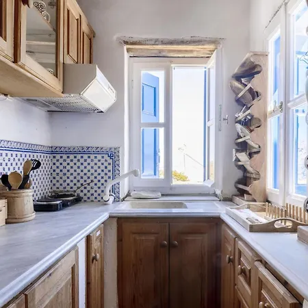 בית נופש Daphnisthe Artist's House *