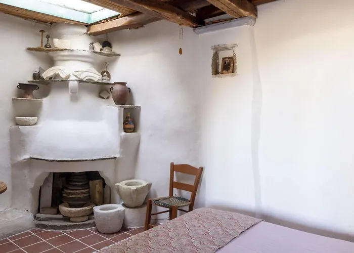 Daphnisthe Artist's House *