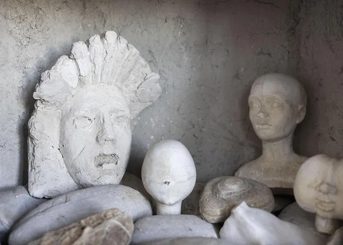 Daphnisthe Artist's House *