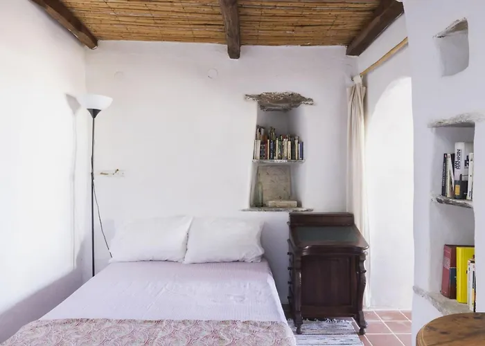 Daphnisthe Artist's House * Mamádhos