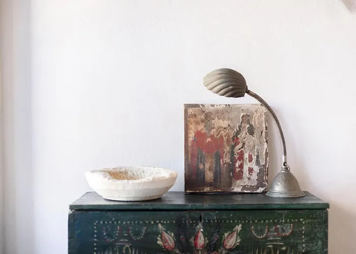 Daphnisthe Artist's House